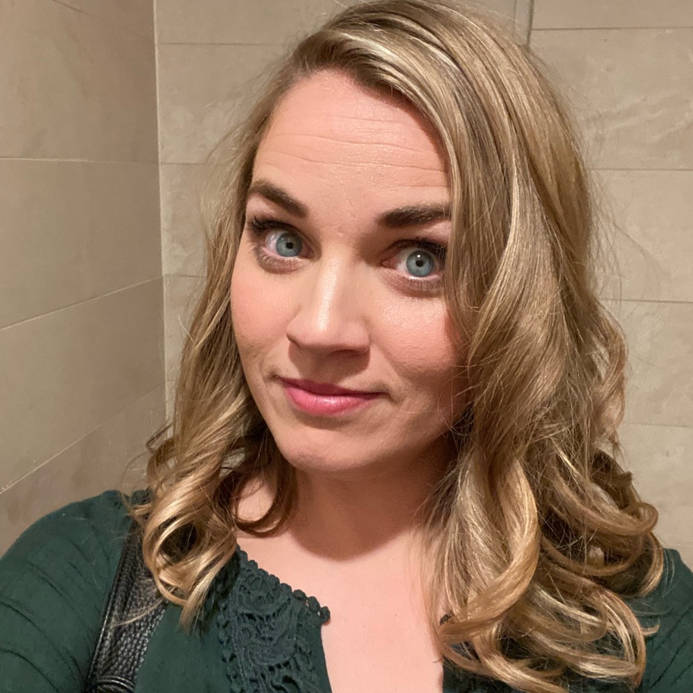 Meet your Posher, Abby